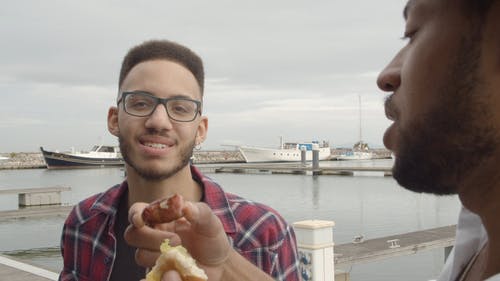 有关吃, 咀嚼, 朋友的免费素材视频