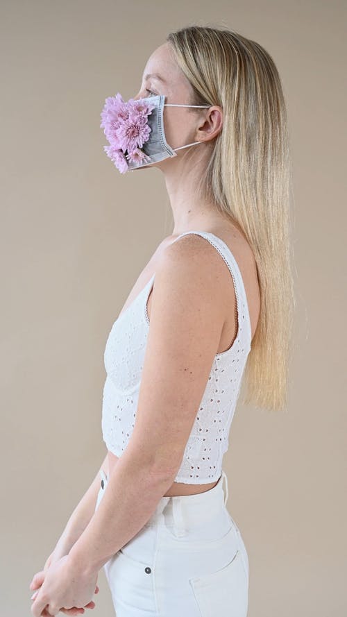 有关保护, 垂直视频, 女人的免费素材视频