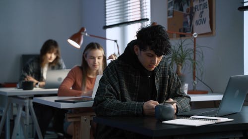 有关3C用品, 人, 个人电脑的免费素材视频