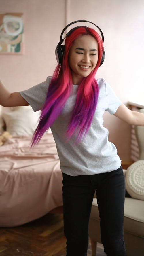 有关人, 倾听, 垂直视频的免费素材视频