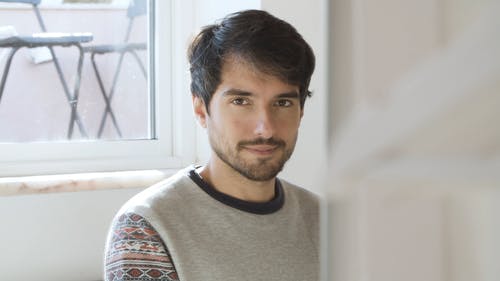 有关同志, 垂直视频, 家的免费素材视频