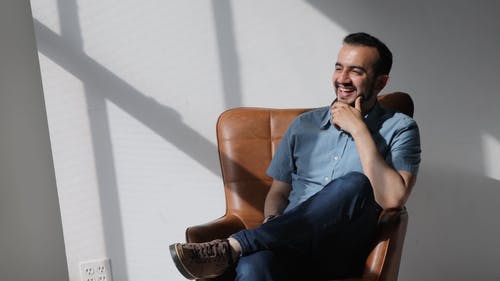 有关交叉的腿, 人, 休闲的免费素材视频