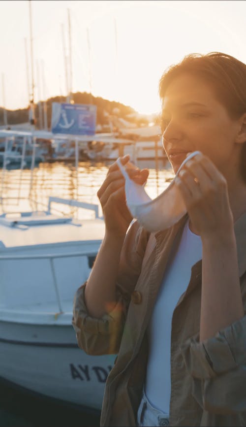 有关冠状病毒, 垂直视频, 女人的免费素材视频