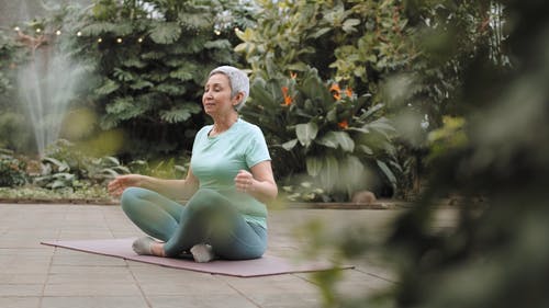 有关padmasana, 人物, 休闲的免费素材视频