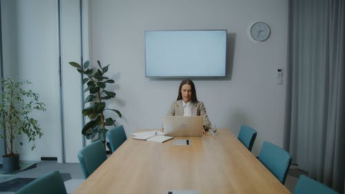 有关上班服, 中年, 人的免费素材视频