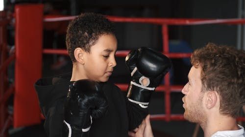 有关举起手臂, 人, 叫喊的免费素材视频