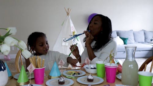 有关儿童, 在家, 女人的免费素材视频