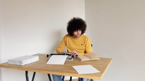 有关人, 印刷的, 工作的免费素材视频