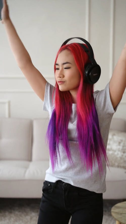 有关人, 倾听, 垂直视频的免费素材视频