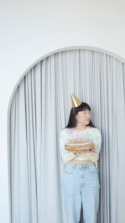 有关人, 伤心, 垂直视频的免费素材视频