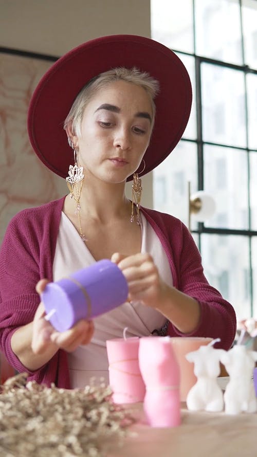 有关去除, 垂直视频, 女人的免费素材视频