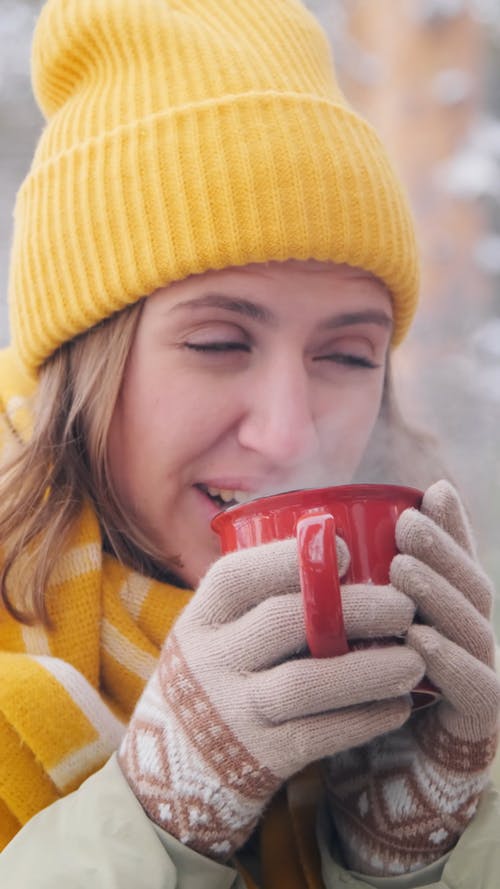 有关保持温暖, 冬季, 咖啡的免费素材视频