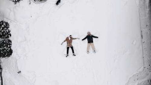 有关一对, 下雪的, 人的免费素材视频