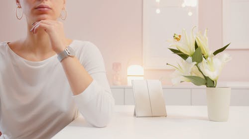 有关手表, 特写, 白色衬衫的免费素材视频