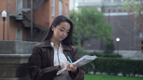 有关原子笔, 女人, 写作的免费素材视频