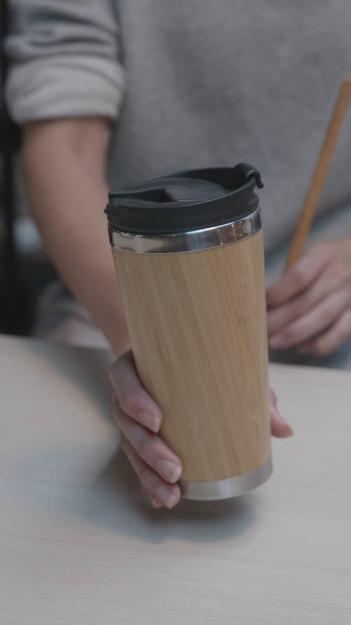 有关不倒翁, 乾草, 人的免费素材视频