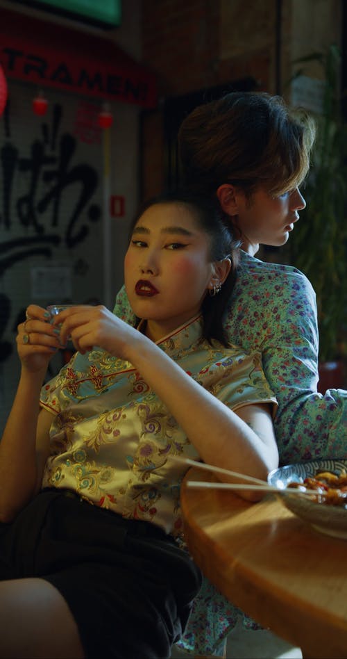 有关一对, 一起, 坐的免费素材视频