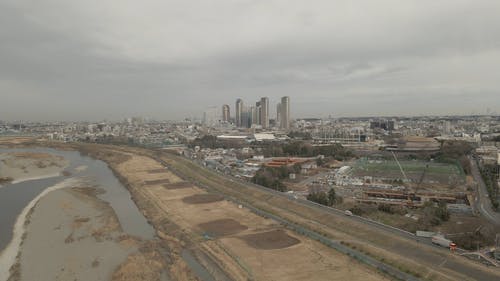 有关动车, 天空, 市容的免费素材视频