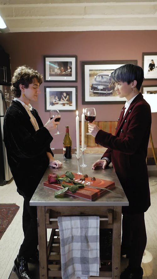 有关喝, 垂直视频, 情人节的免费素材视频