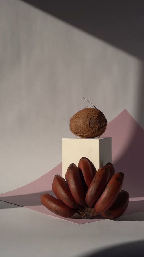 有关垂直视频, 坚果, 室内的免费素材视频