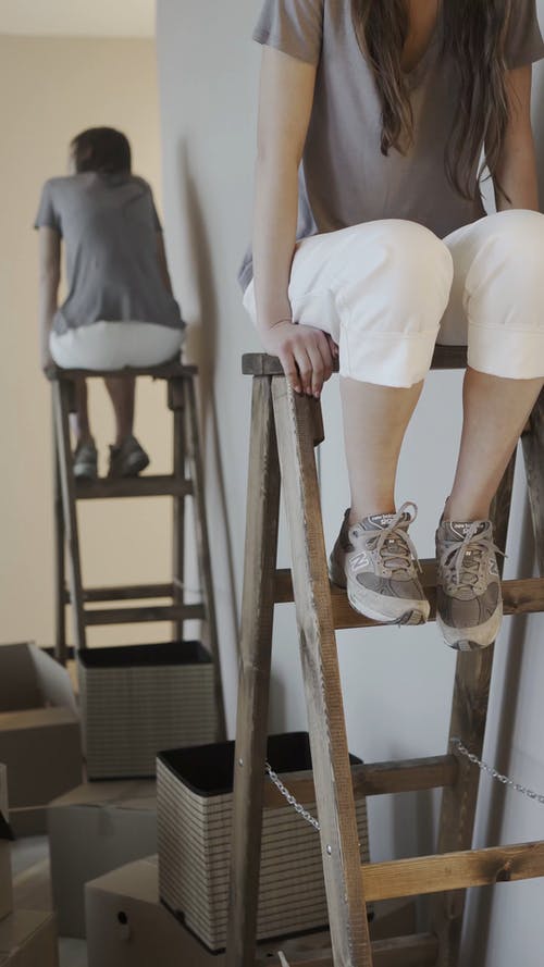 有关不露面, 反射, 坐的免费素材视频