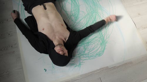 有关＃室内, 上下翻转, 人的免费素材视频