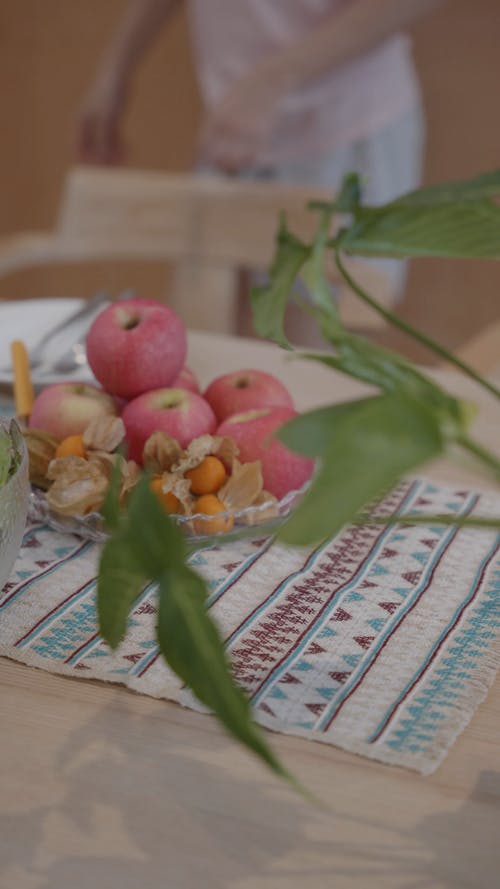 有关人, 吃得健康, 坐的免费素材视频