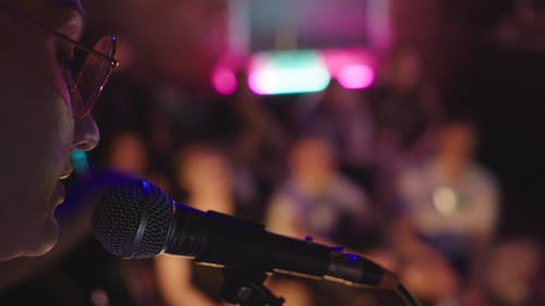 有关倾听, 唱歌, 多样化的免费素材视频