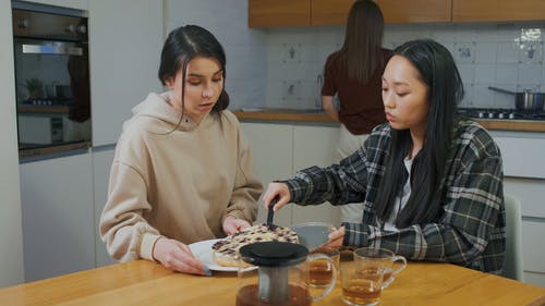 有关伤心, 友谊, 坐的免费素材视频