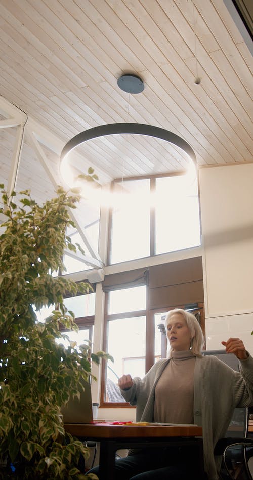 有关＃室内, 伸展, 垂直视频的免费素材视频