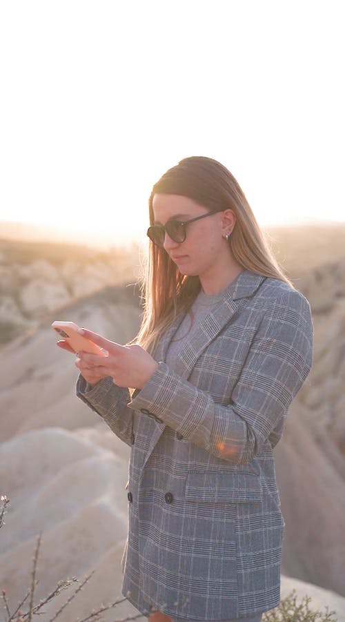 有关垂直视频, 墨镜, 女人的免费素材视频