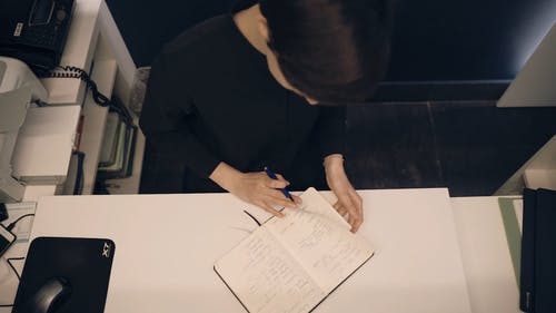 有关上网, 手帐, 握住的免费素材视频