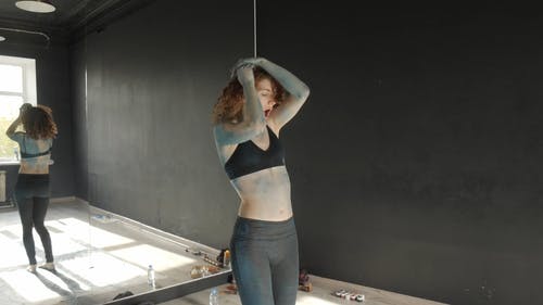 有关人, 人体彩绘, 反射的免费素材视频