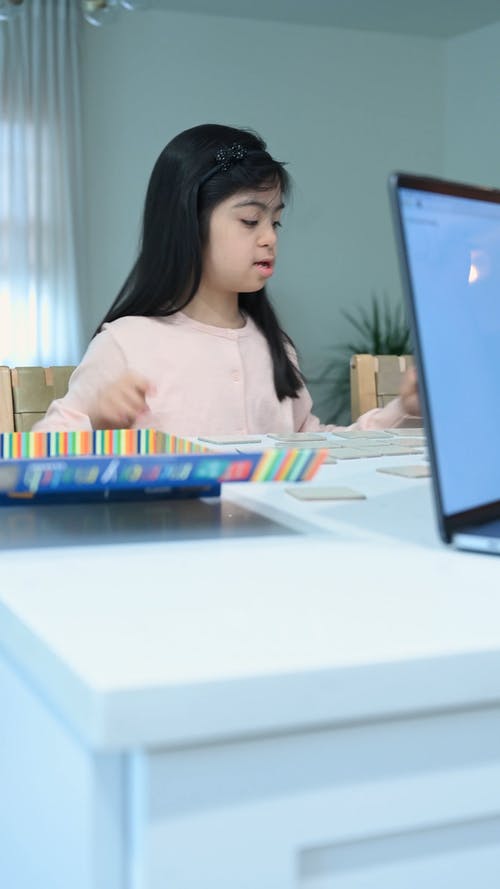 有关信用卡, 儿童, 匹配的免费素材视频