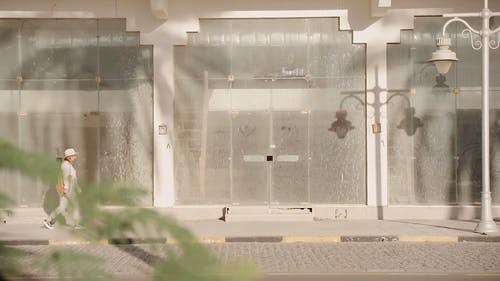 有关人行道, 女人, 小径的免费素材视频