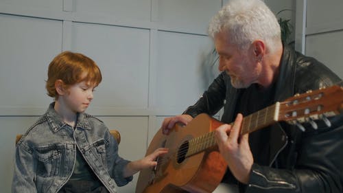 有关休闲, 儿童, 原声吉他的免费素材视频