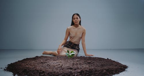 有关人, 土, 在地上的免费素材视频