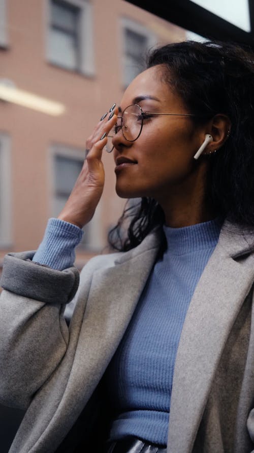 有关乘客, 公交车窗口, 公共交通的免费素材视频