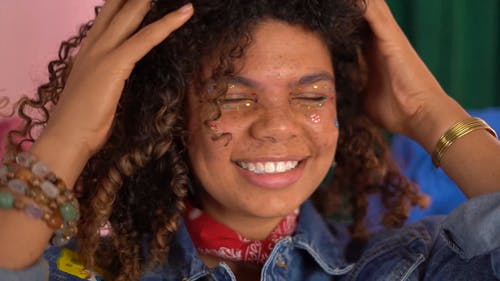 有关微笑, 快乐, 摆动的免费素材视频