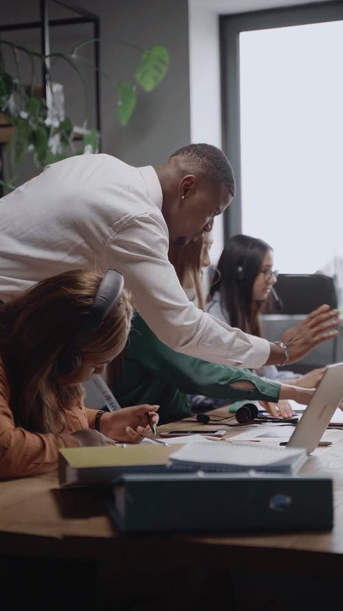 有关不悦, 人, 雇员的免费素材视频