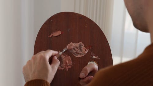 有关丙烯酸涂料, 人, 在肩膀上射击的免费素材视频