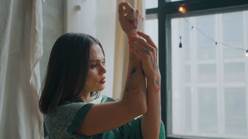 有关涂料, 女人, 成人的免费素材视频