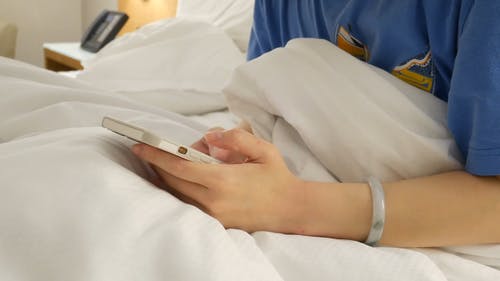 有关卧室背景, 床, 手的免费素材视频