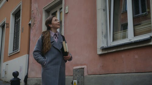 有关airpods, 听音乐, 图书的免费素材视频