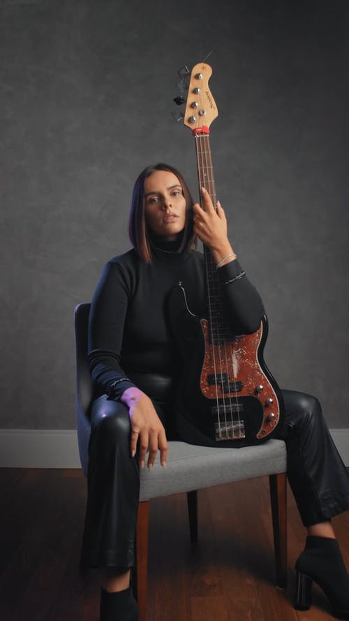 有关人, 低音吉他, 仪器的免费素材视频