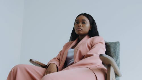 有关上班服, 人, 坐的免费素材视频