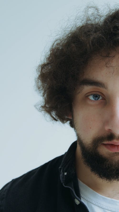 有关人, 半张脸, 垂直视频的免费素材视频