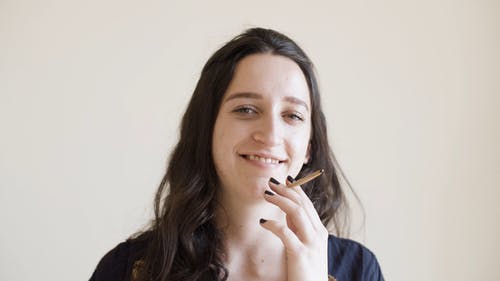 有关享受, 大麻文化, 女人的免费素材视频