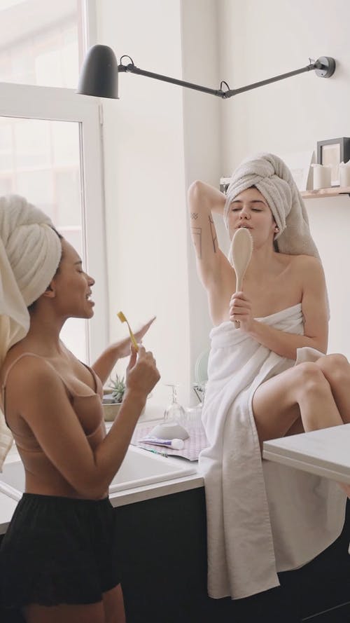 有关一起, 内衣, 友谊的免费素材视频