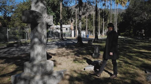 有关丧亲之痛, 人, 伤心的免费素材视频